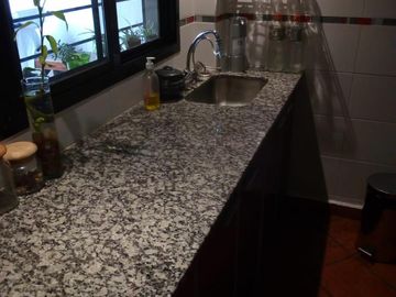 Casa lote propio 3 amb. con garage y fondo parquizado