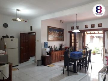 RUMAH NYAMAN ASRI DIKAWASAN YANG STRATEGIS BINTARO AMAN DAN BEBAS BANJIR