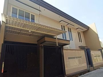 Rumah Mulyosari Baru, Minimalis Hadap selatan Xyhne