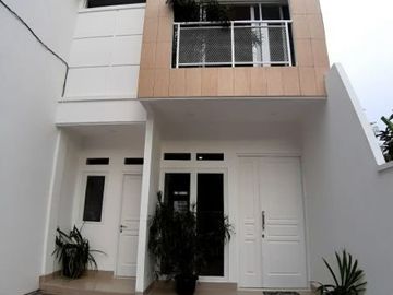 Rumah baru, asri dan nyaman, bebas banjir, Megapolitan Cinere Estate