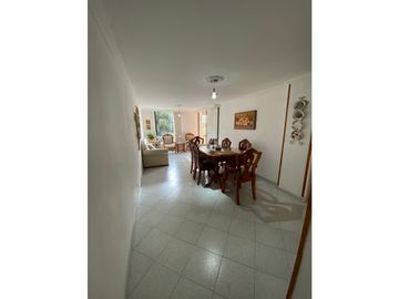 Apartamento en Venta, Loma de los Bernal en la Comuna 16 de Medellín