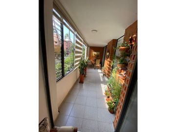 Apartamento en Venta, Loma de los Bernal en la Comuna 16 de Medellín