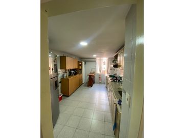 Apartamento en Venta, Loma de los Bernal en la Comuna 16 de Medellín