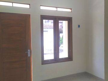Rumah Baru siap huni di jalan kaliurang km 12 dekat kampus UII