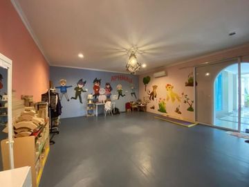Rumah di Tanjung Barat Indah Jakarta Selatan. Fully furnished