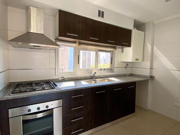 Departamento de 3 ambientes con cochera en venta zona Lanus Oeste
