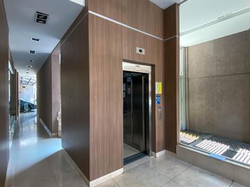 Departamento de 3 ambientes con cochera en venta zona Lanus Oeste