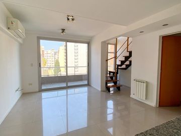 Departamento de 3 ambientes con cochera en venta zona Lanus Oeste