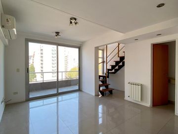 Departamento de 3 ambientes con cochera en venta zona Lanus Oeste