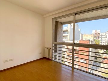 Departamento de 3 ambientes con cochera en venta zona Lanus Oeste