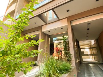 Departamento de 3 ambientes con cochera en venta zona Lanus Oeste