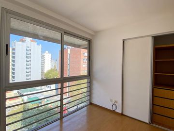 Departamento de 3 ambientes con cochera en venta zona Lanus Oeste