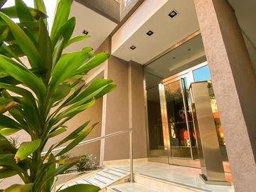 Departamento de 3 ambientes con cochera en venta zona Lanus Oeste