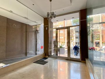 Departamento de 3 ambientes con cochera en venta zona Lanus Oeste