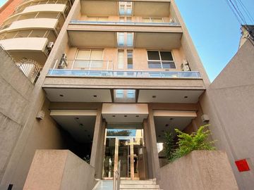 Departamento de 3 ambientes con cochera en venta zona Lanus Oeste