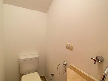 Departamento de 3 ambientes con cochera en venta zona Lanus Oeste