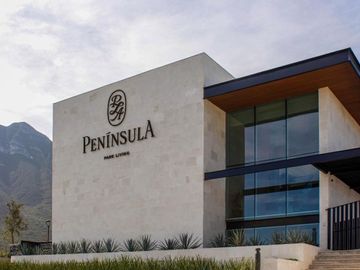 Casa en venta en Península living Park zona cumbres de García N.L