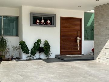CASA EN VENTA CON RECÁMARA EN PB. FRACC. PASEO DEL PARQUE CON CASA CLUB, GIMNASIO, CANCHAS DEPORTIVAS