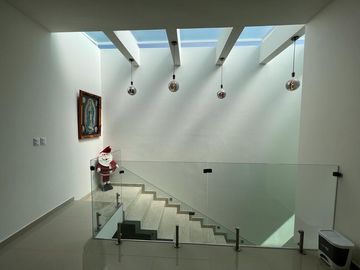 CASA EN VENTA CON RECÁMARA EN PB. FRACC. PASEO DEL PARQUE CON CASA CLUB, GIMNASIO, CANCHAS DEPORTIVAS