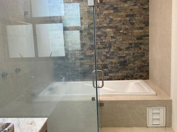 CASA EN VENTA CON RECÁMARA EN PB. FRACC. PASEO DEL PARQUE CON CASA CLUB, GIMNASIO, CANCHAS DEPORTIVAS
