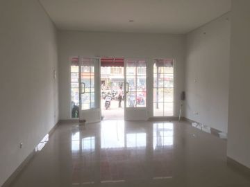 DISEWAKAN LOKASI SANGAT BAGUS BUAT USAHA DI MAGGIORE GADING SERPONG