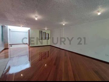 Venta de casa Santa Lucia Norte de Quito