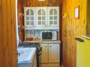 Venta propiedad 550 m2 en Lican Ray, tres cabañas a pasos de la playa y centro