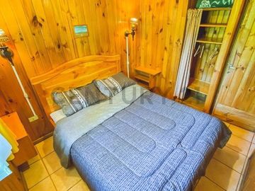 Venta propiedad 550 m2 en Lican Ray, tres cabañas a pasos de la playa y centro