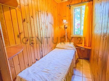 Venta propiedad 550 m2 en Lican Ray, tres cabañas a pasos de la playa y centro