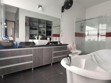 casa en venta en los trapiches. Cod V20647