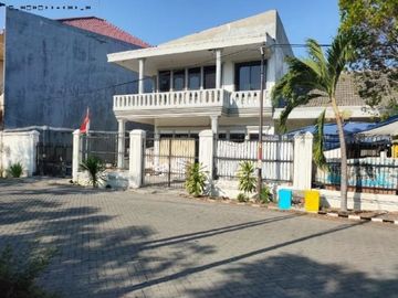 Rumah Hitung Tanah di Wisma Permai Barat, Row jalan 3,5 mobil