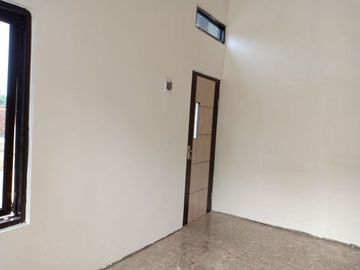 Rumah Mewah dekat Kawasan Bisnis Sawojajar di Ragil Permai