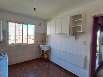 Departamento tres ambientes super luminoso Barrio La Colina