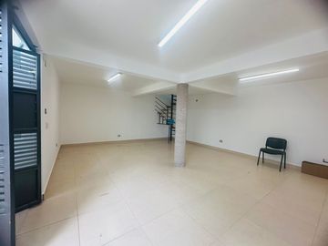 RENTA DE OFICINA A UNOS PASOS DE SALVADOR NAVA