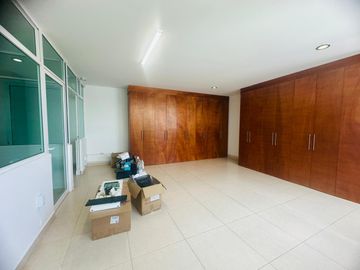 RENTA DE OFICINA A UNOS PASOS DE SALVADOR NAVA