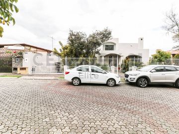 HERMOSA CASA EN VENTA SECTOR TANDA