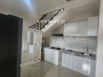 Rumah Modern 2 Lantai Semi Furnished Di Jakarta Timur