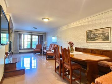 Chalet en venta en Castelar Norte