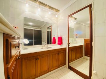 Chalet en venta en Castelar Norte