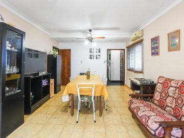 EN VENTA - CASA INTERNA DE PASILLO (NO PH) 2 DORMITORIOS - BARRIO ABASTO