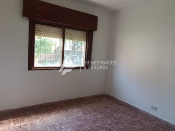 Vendemos Casa a refaccionar en excelente ubicación