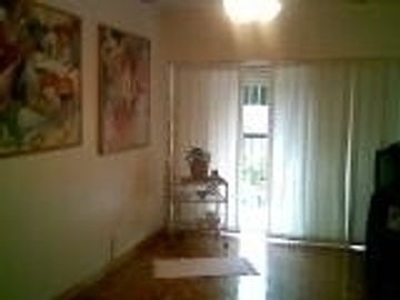 DEPTO DE 4 AMBIENTES SOBRE AV CORRIENTES Y DORREGO,-