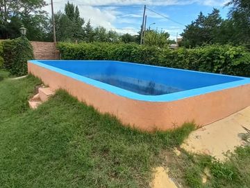 Casa Quinta A metros de la Av. Perón