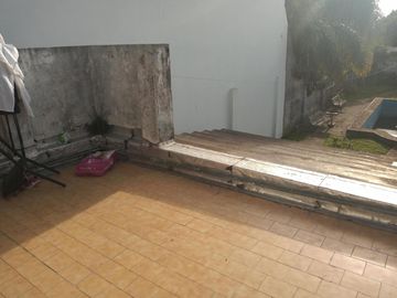 VENTA DE CASA 4 AMB. EN LOTE PROPIO