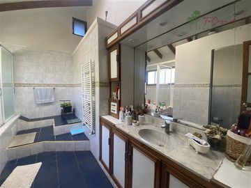 Casa en condominio en venta 7D/3B quincho pisc. en Talagante