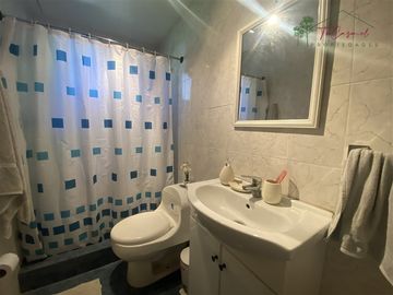 Casa en condominio en venta 7D/3B quincho pisc. en Talagante