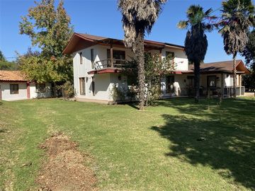 Casa en condominio en venta 7D/3B quincho pisc. en Talagante