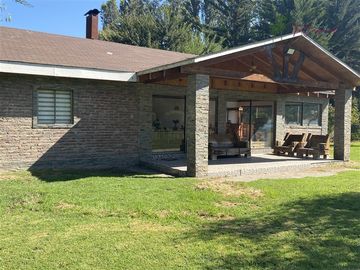 Casa en condominio en venta 7D/3B quincho pisc. en Talagante