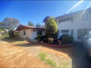 Casa en condominio en venta 7D/3B quincho pisc. en Talagante