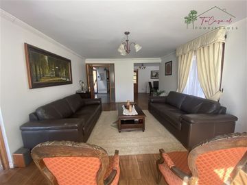 Casa en condominio en venta 7D/3B quincho pisc. en Talagante